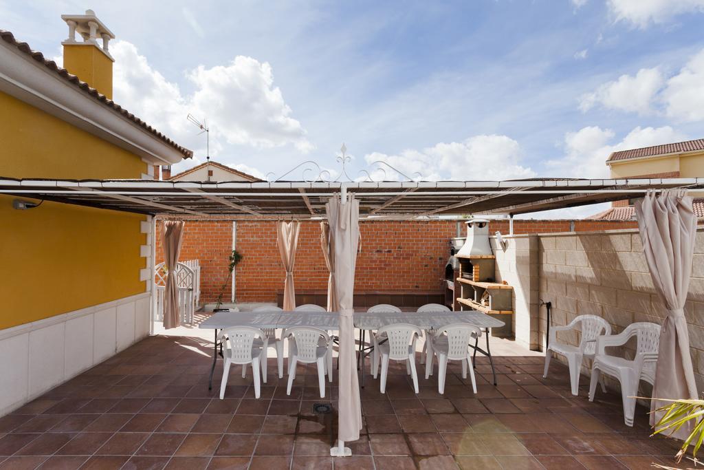 Tiara Vacaciones Villa Nava de la Asuncion Luaran gambar