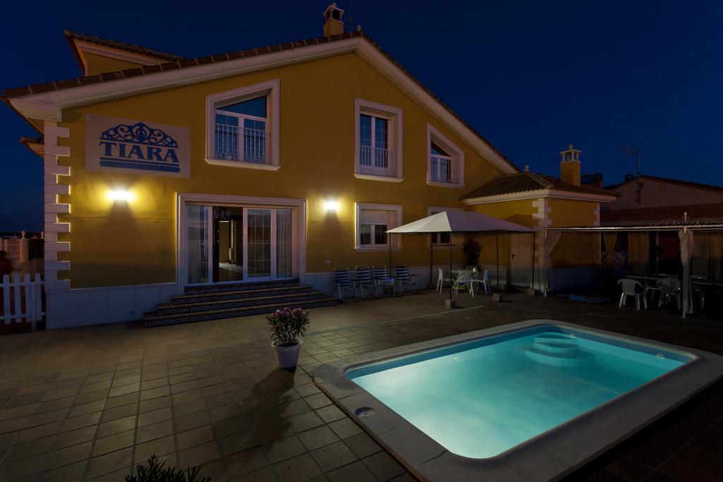 Tiara Vacaciones Villa Nava de la Asuncion Luaran gambar