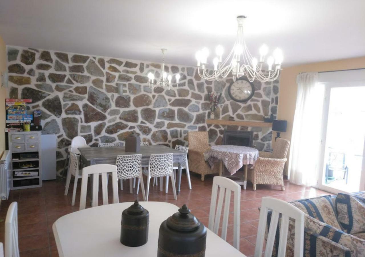 Tiara Vacaciones Villa Nava de la Asuncion Luaran gambar